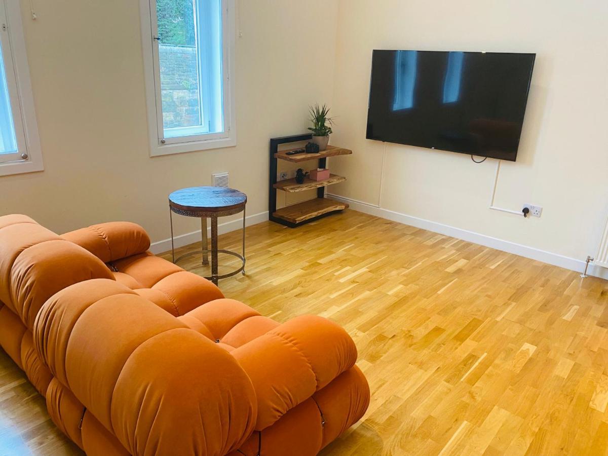 2 Bed 2 Bath With Private Parking Appartement EDI Buitenkant foto