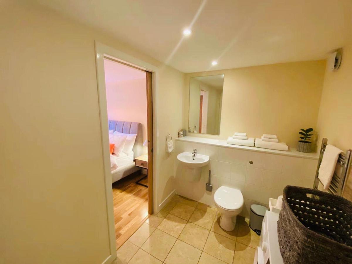 2 Bed 2 Bath With Private Parking Appartement EDI Buitenkant foto