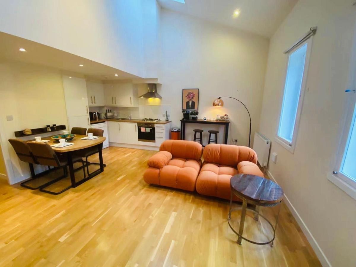 2 Bed 2 Bath With Private Parking Appartement EDI Buitenkant foto