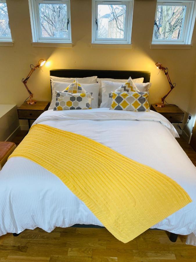 2 Bed 2 Bath With Private Parking Appartement EDI Buitenkant foto