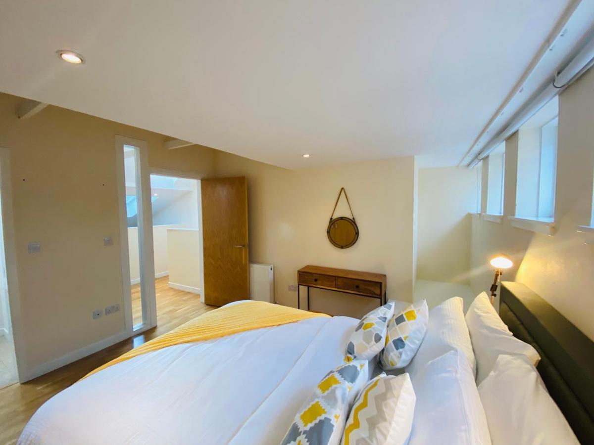 2 Bed 2 Bath With Private Parking Appartement EDI Buitenkant foto
