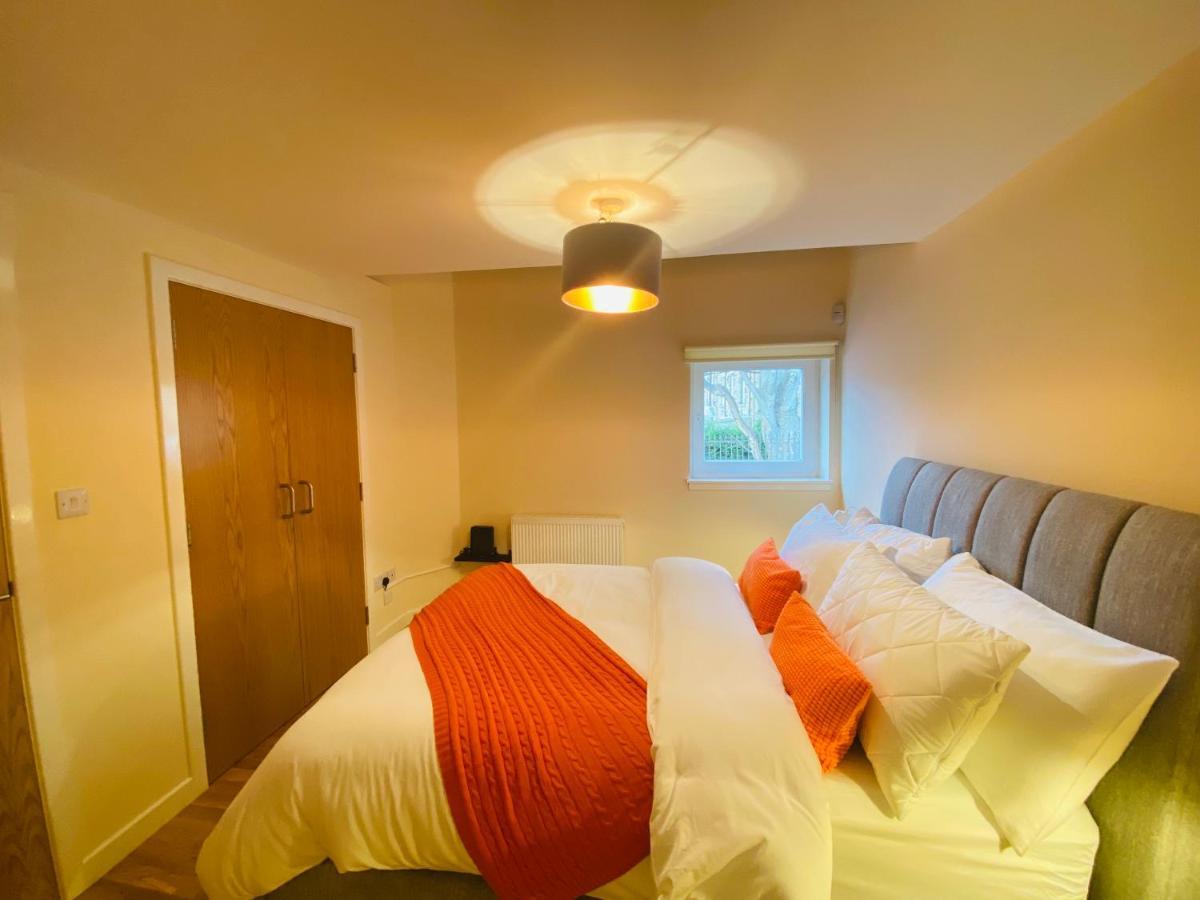 2 Bed 2 Bath With Private Parking Appartement EDI Buitenkant foto