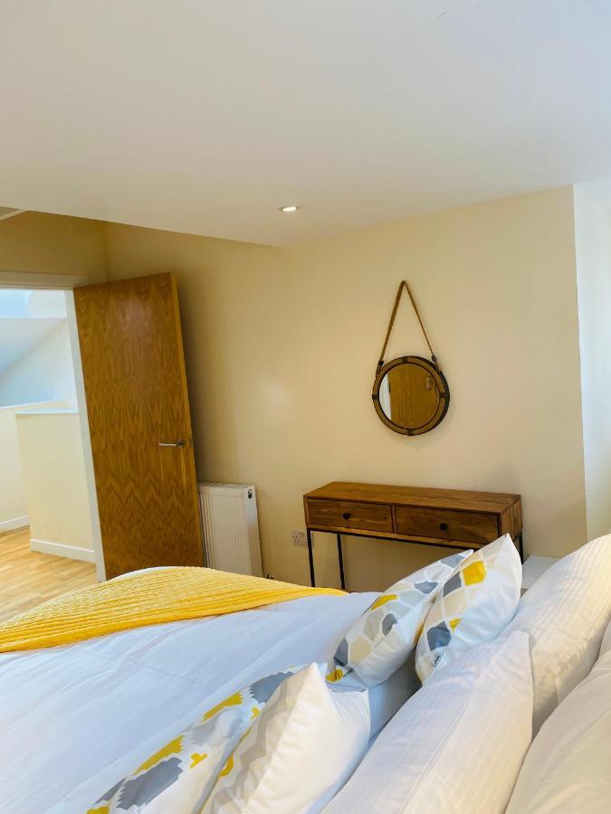 2 Bed 2 Bath With Private Parking Appartement EDI Buitenkant foto