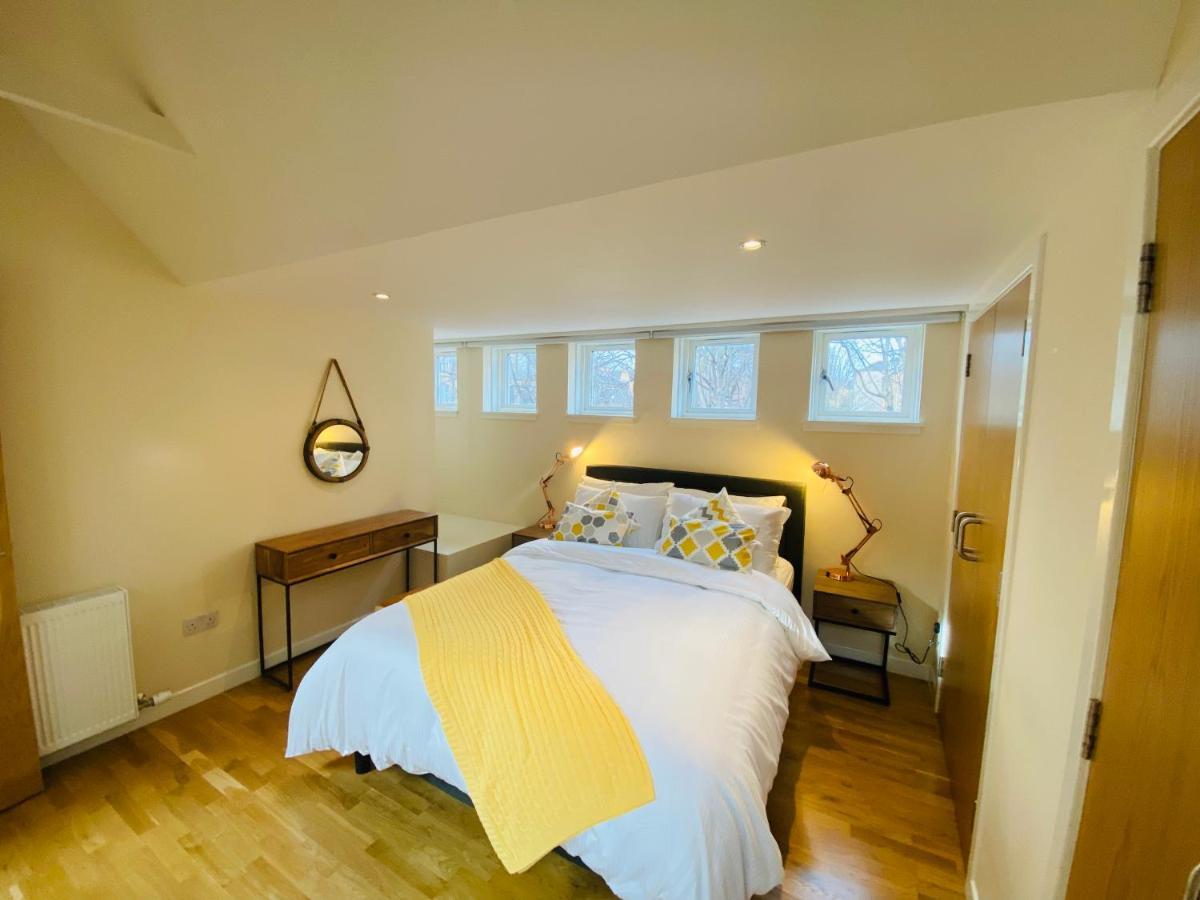 2 Bed 2 Bath With Private Parking Appartement EDI Buitenkant foto