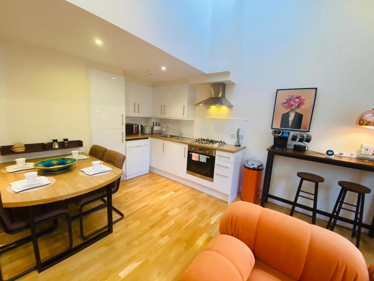 2 Bed 2 Bath With Private Parking Appartement EDI Buitenkant foto