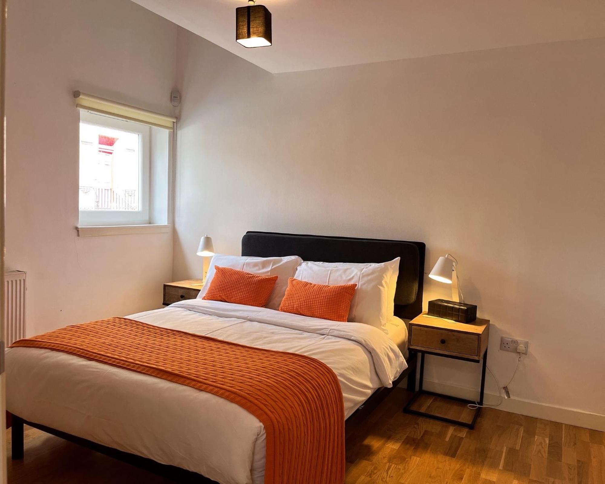 2 Bed 2 Bath With Private Parking Appartement EDI Buitenkant foto