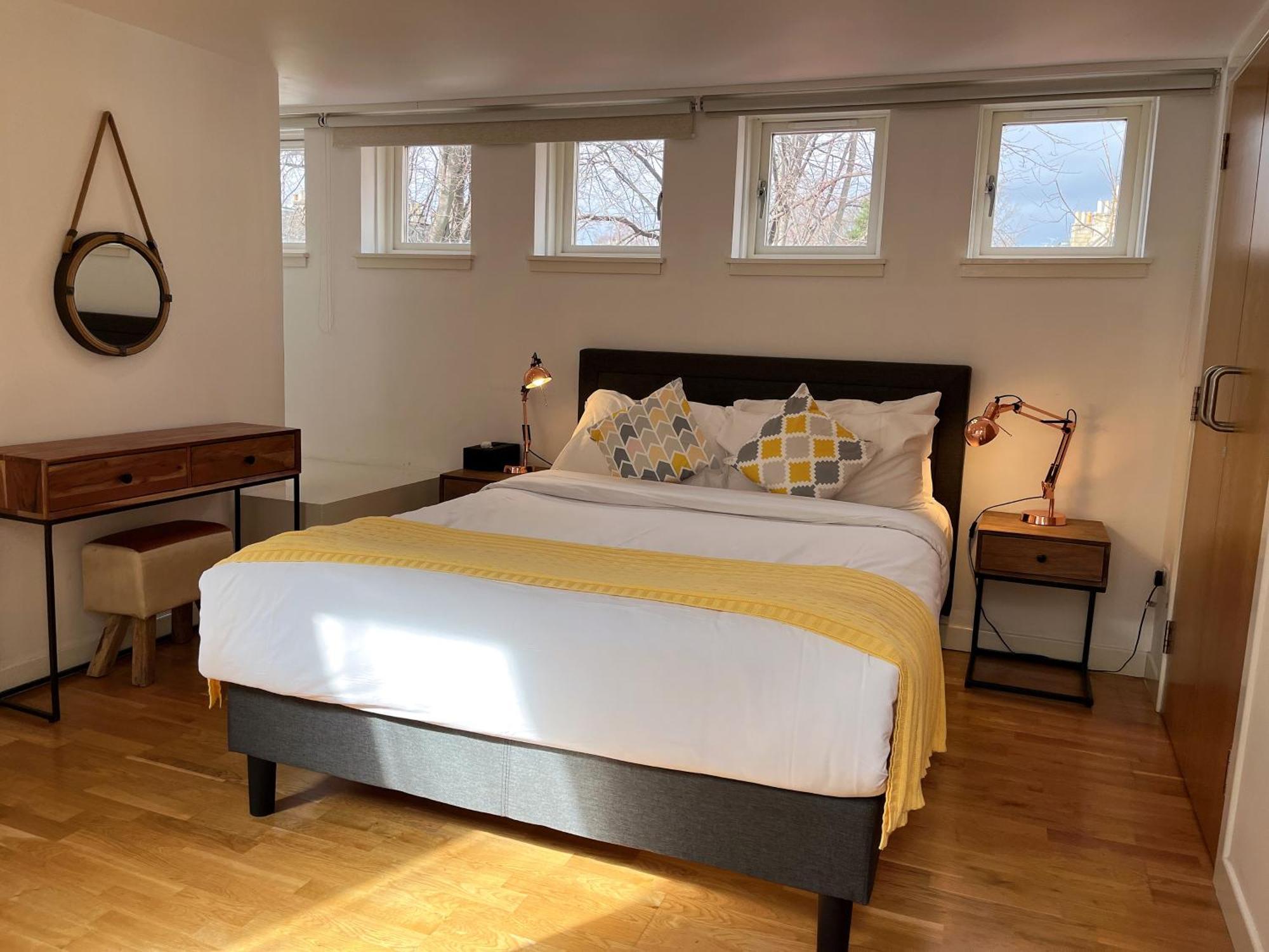 2 Bed 2 Bath With Private Parking Appartement EDI Buitenkant foto