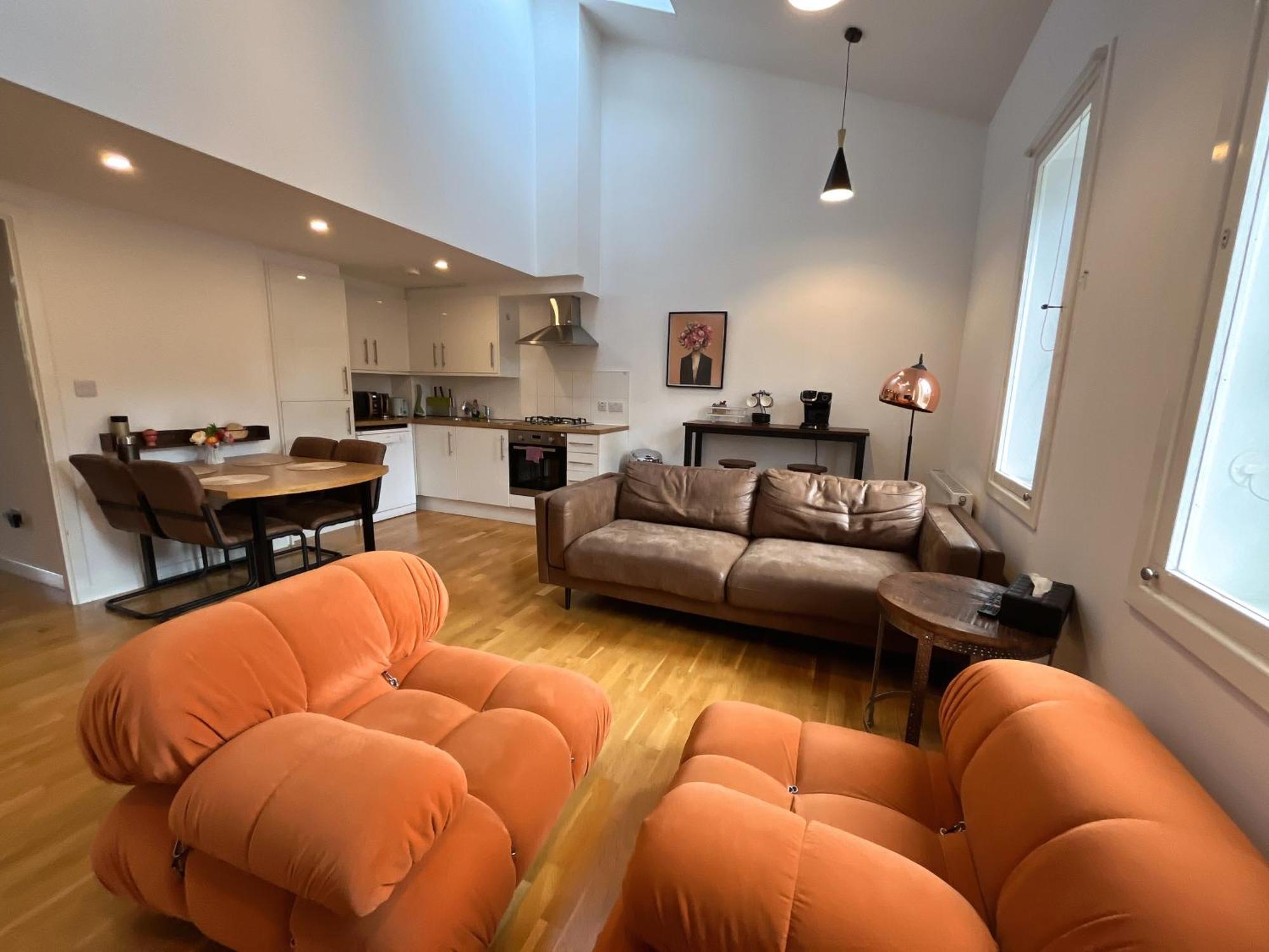 2 Bed 2 Bath With Private Parking Appartement EDI Buitenkant foto